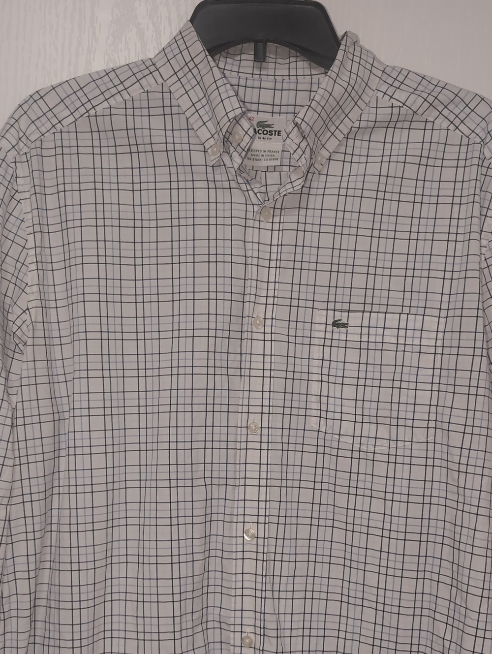 Lacoste Men’s White Button-Down Shirt with Navy Grid. Size 42 Large